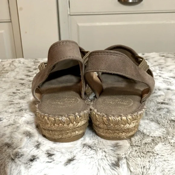Toni Pons Espadrille Flats Suede Taupe Size 39 or 8.5 EUC - Picture 5 of 11